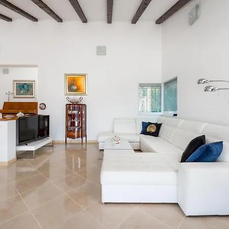 Dea - Luxury With Outdoor Swimming Pool Villa Vucevica